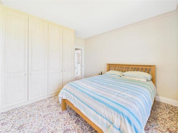 BEDROOM 2