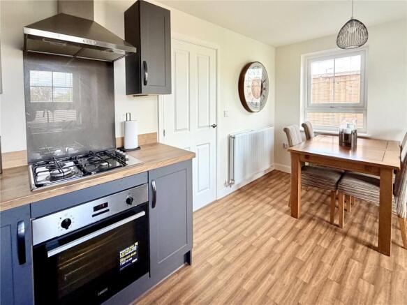 3 bed Semi-Detached for sale Image 9