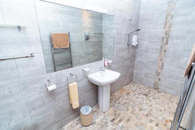 2a - Bathroom.jpg
