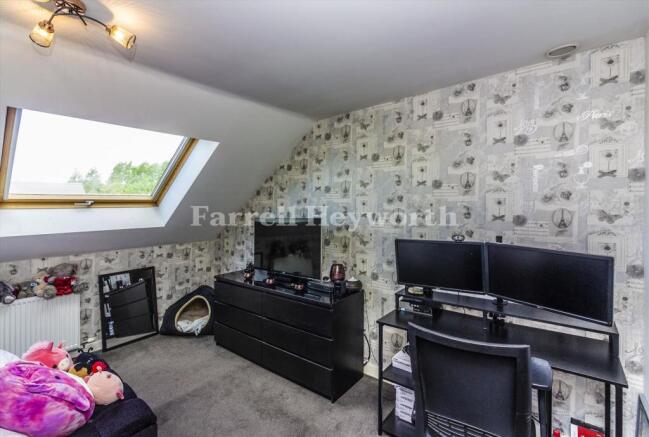 Bedroom 1 image 2