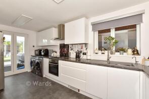8, Geddes Close, Folkestone CT18 7QL