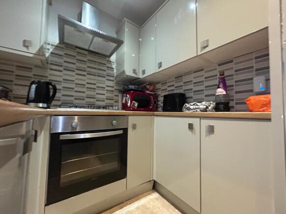 Llanbleddian Kitchen2