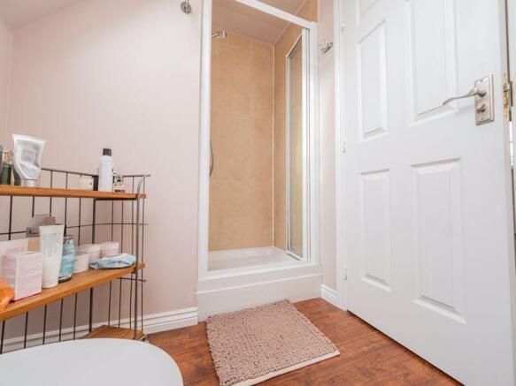 En-Suite Showe...
