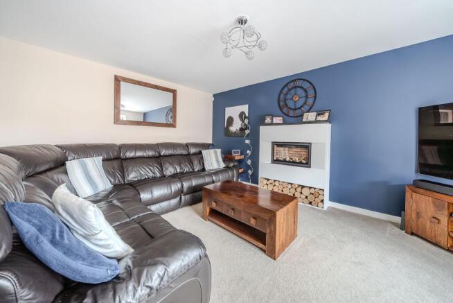 5 bed House for sale Image 6