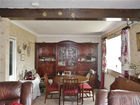 SITTING ROOM / LOUNGE / DINER