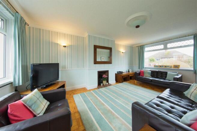 48 Barons Court Rd 2233.jpg