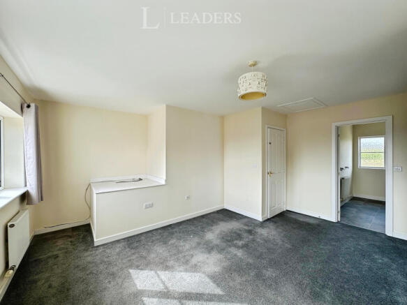 Master Bedroom (1)