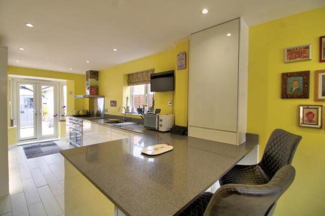 IMG_1691_2_3_Interior 4