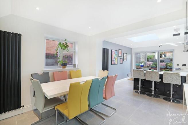 Kitchen/ Dining Room