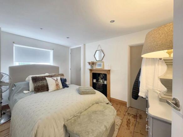 3 bed Terraced for sale Image 11