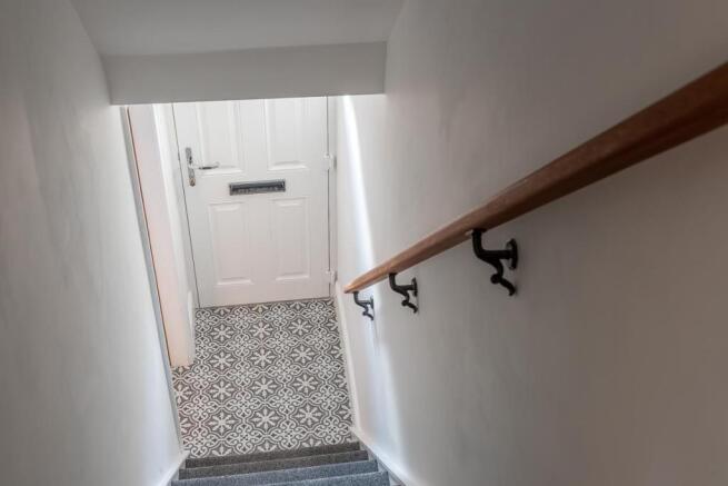 FIRST FLOOR LANDING