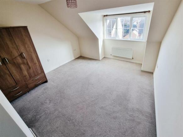 Master Bedroom Jubilee Gardens Best Letting Estate