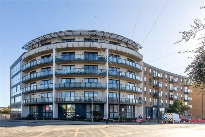 1-bed flat on Durnsford Road, Wimbledon, SW19, £335,000