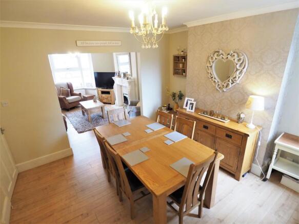 Dining Room Through To Lounge 264