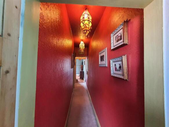 Hallway 2.jpg
