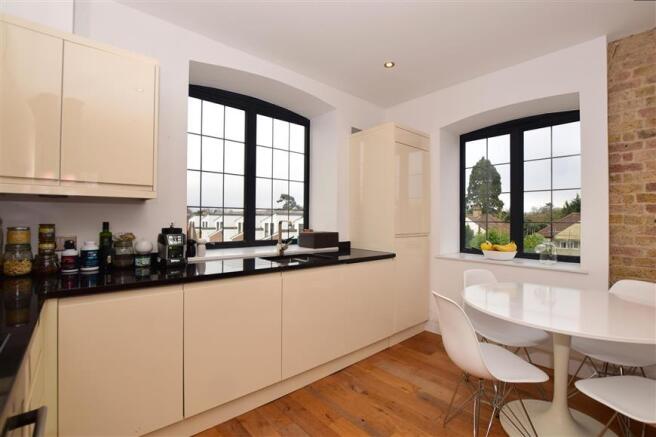 Kitchen / Living Area