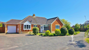 8, Bloom Close, Frinton-on-sea CO13 0HA