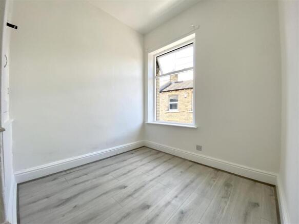3 bed Terraced to rent Image 8
