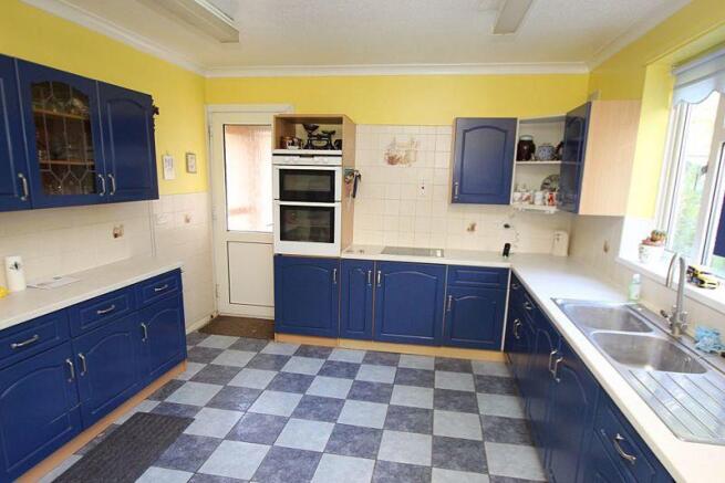Kitchen photo 1