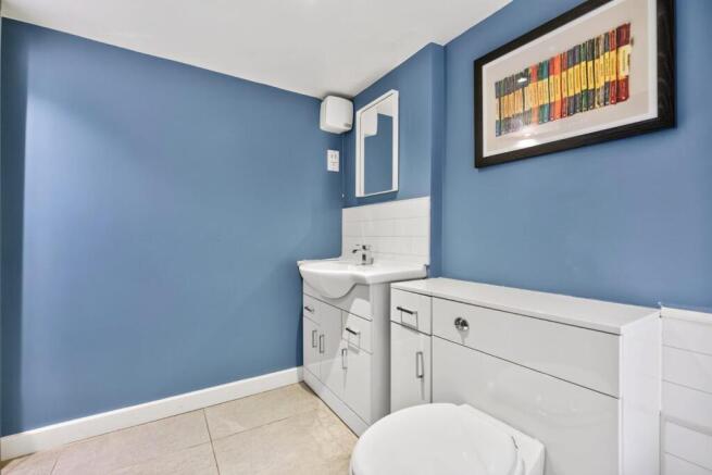 2 bed Apartment for sale Image 8