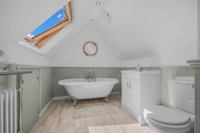 En-Suite Bathroom