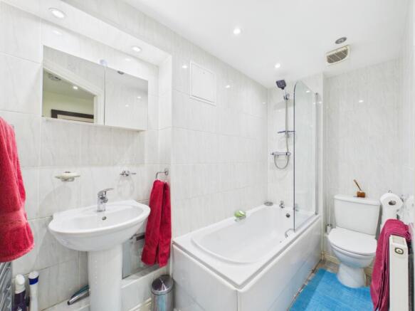 2 bed Apartment for sale Image 12