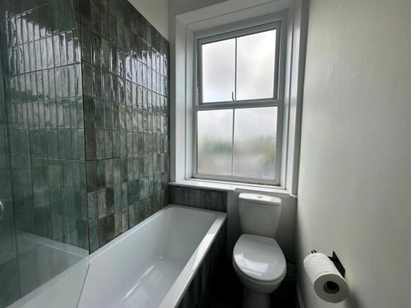 2 bed Terraced to rent Image 7