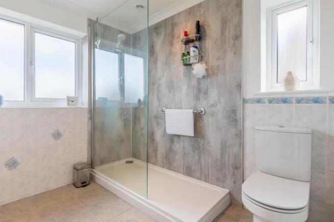 Shower room-2.jpg