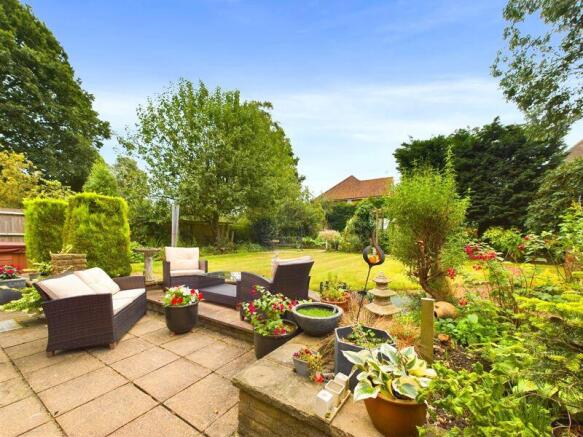 REAR GARDEN & PATIO