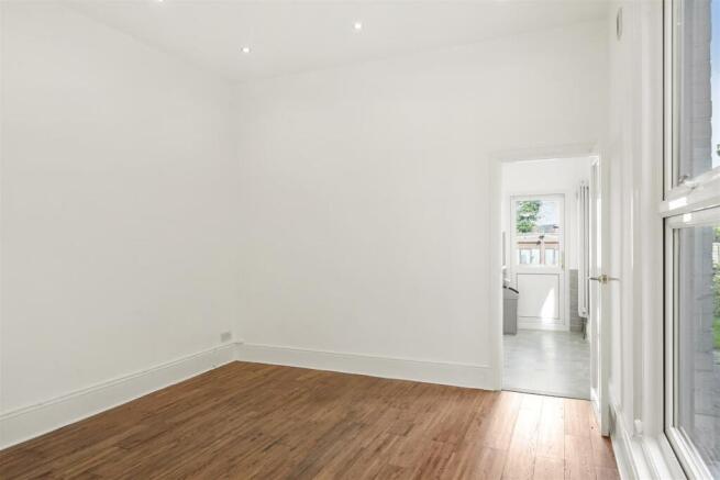 123 Friern Barnet Road - 0b0b4ZIZSeD5UT4tTQmy.jpg