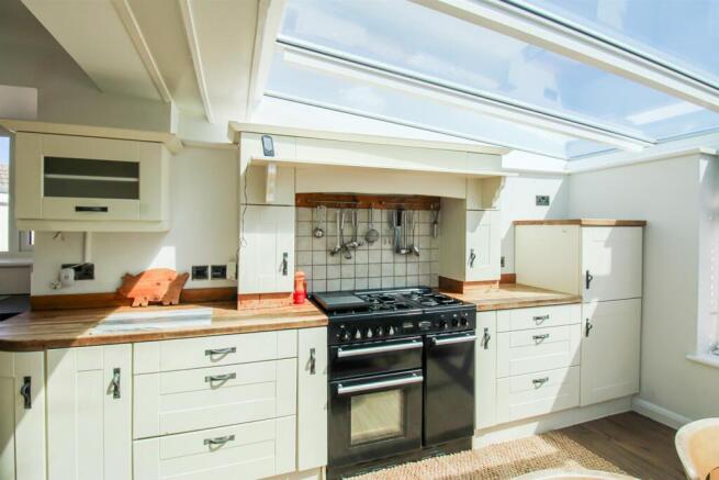 3 bed Semi-Detached Bungalow for sale Image 5