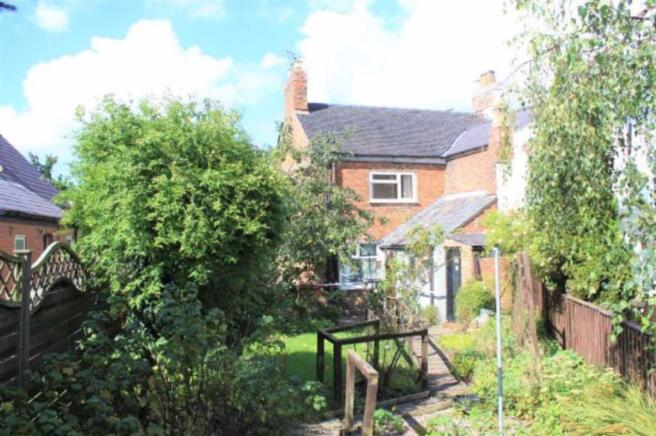 REAR GARDEN (Delightful Cottage Style)