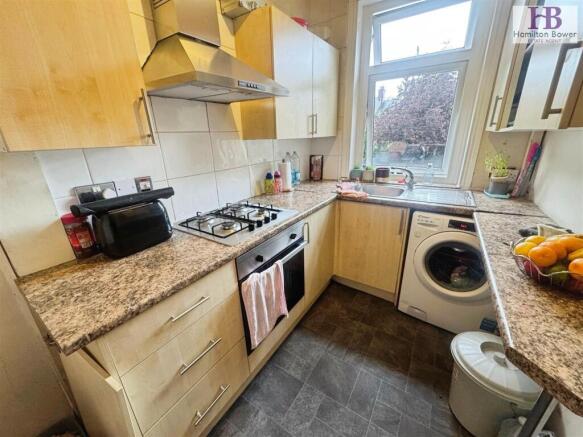 4 bed Terraced to rent Image 4