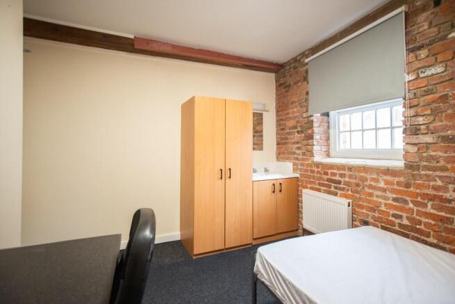 1 bed Flat Share to rent Image 8