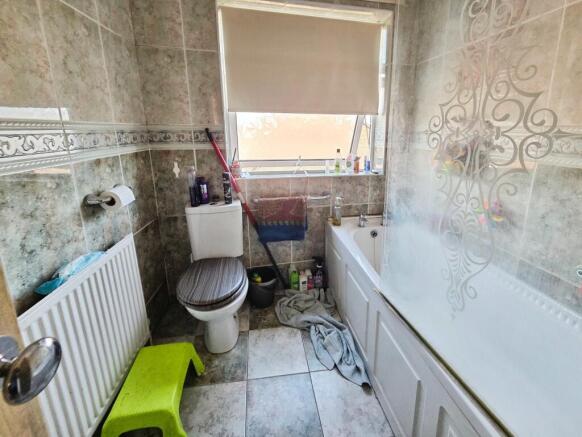 3 bed Terraced for sale Image 11