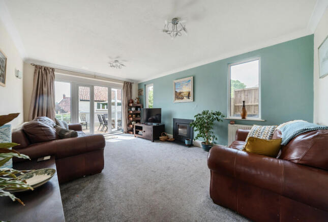 Living Room.Jpg