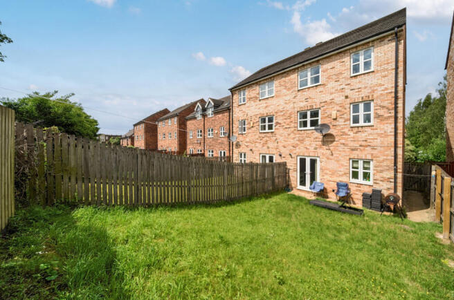 4 bed Semi-Detached for sale Image 5