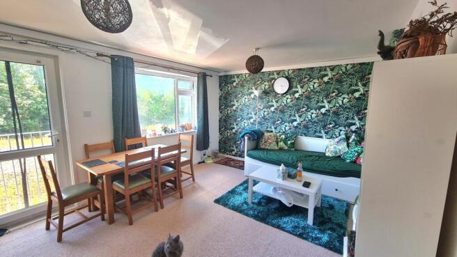 LOUNGE DINING ROOM