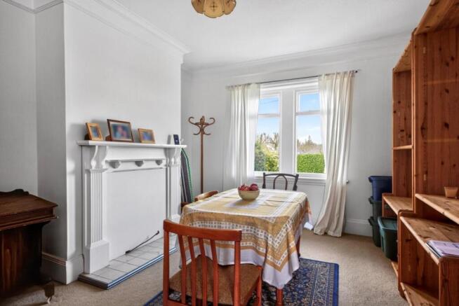 3 bed Apartment for sale Image 4