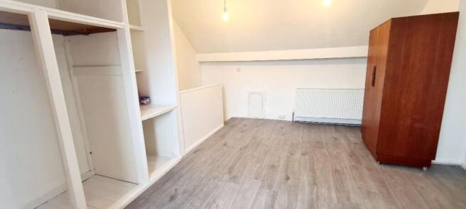 3 bed Terraced to rent Image 12