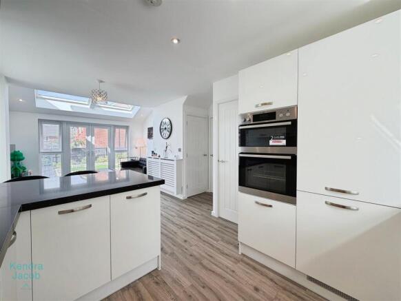 3 bed Detached for sale Image 7