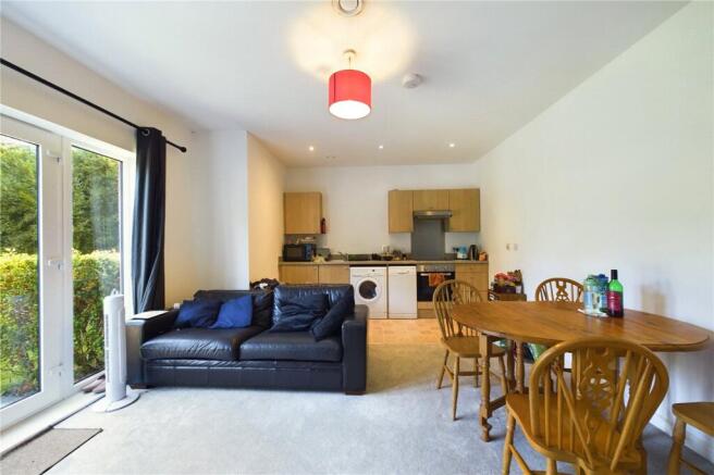 Living & Kitchen
