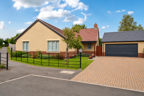 Mission Hut Mews, Moor Court Lane, Holme Marsh, Kington, Herefordshire, HR5 3QY