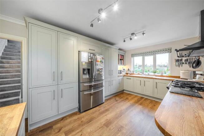 4 bed Detached for sale Image 4