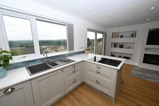 2 bed Semi-Detached Bungalow for sale Image 7