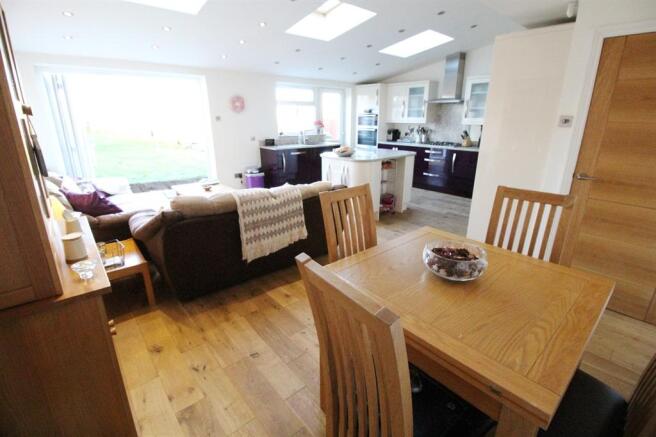 Sitting/ Dining Room
