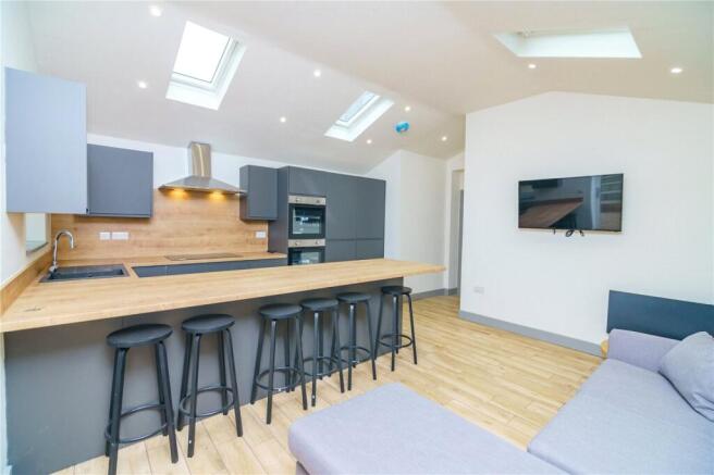 1 bed Terraced to rent Image 5