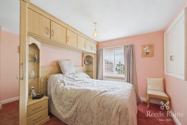 2 bed Apartment for sale Image 5