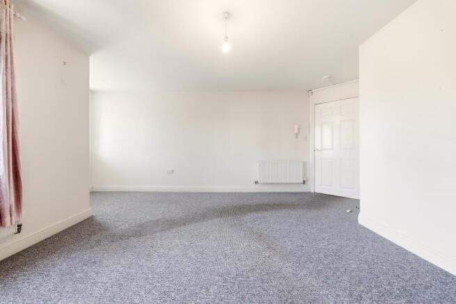 2 bed Flat for sale Image 5