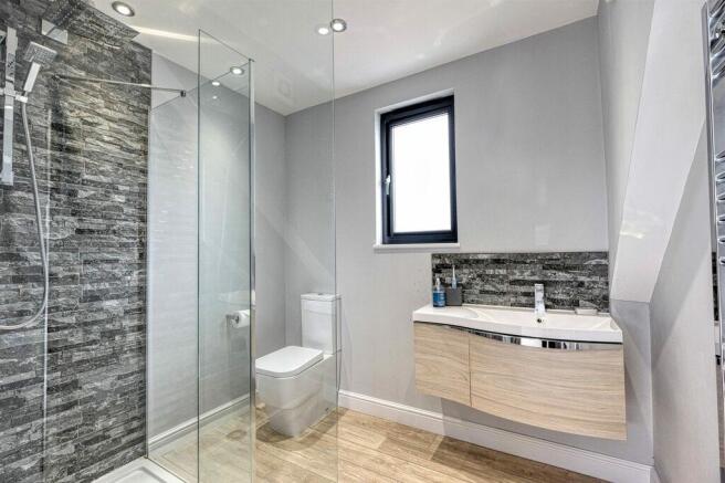 bathroom-paint-scaled